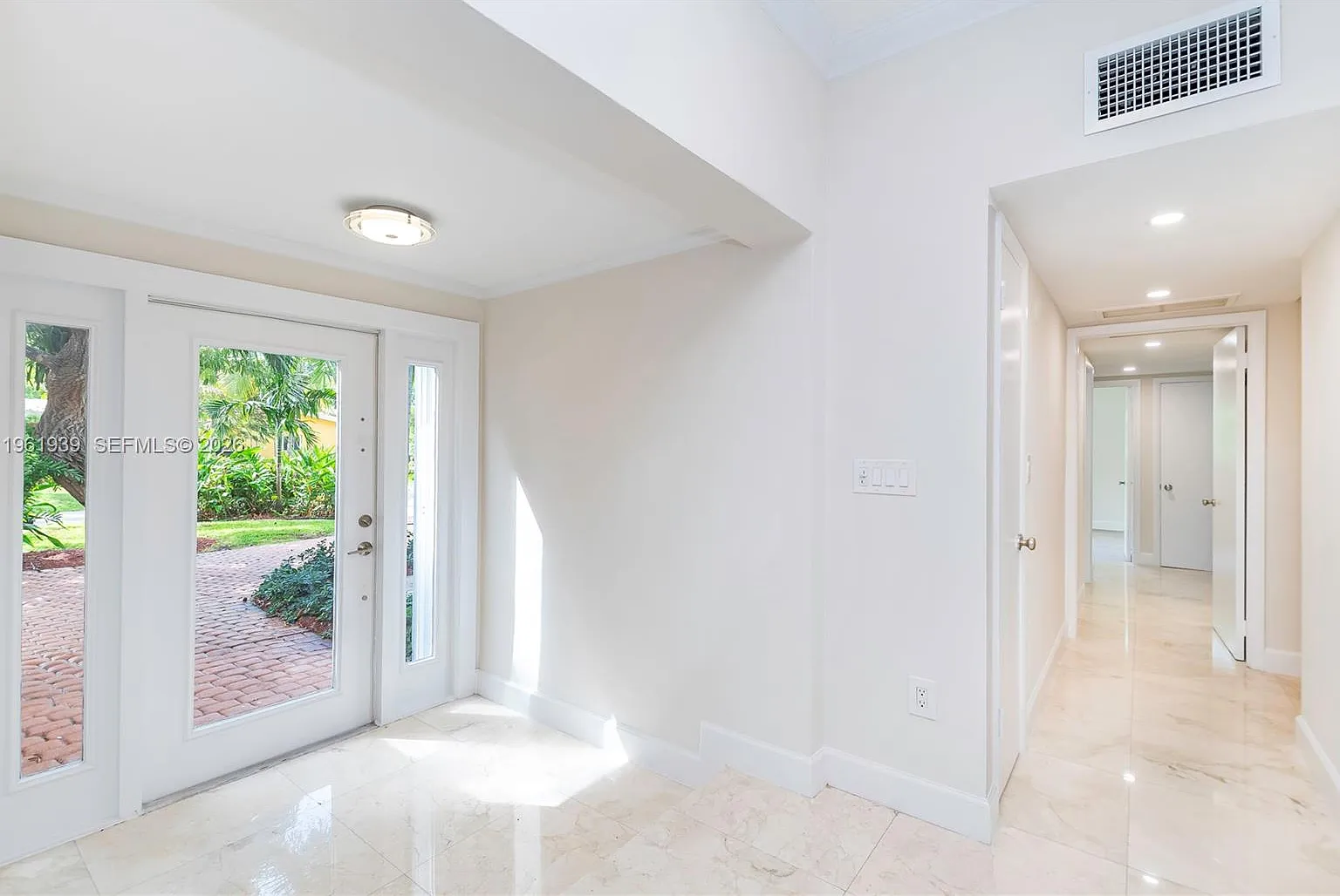 Tropical Isle Homes Sub 4 — Photo 3