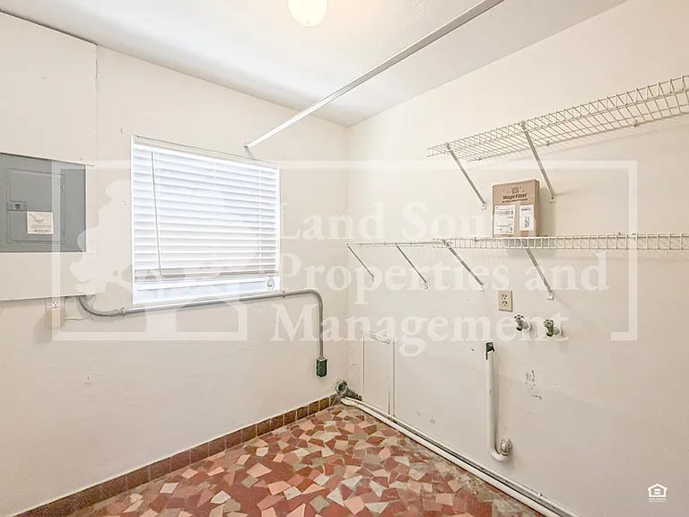 520 McKay Ct — Photo 13