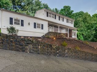 1041 Summit Ln, Mountainside, NJ 07092