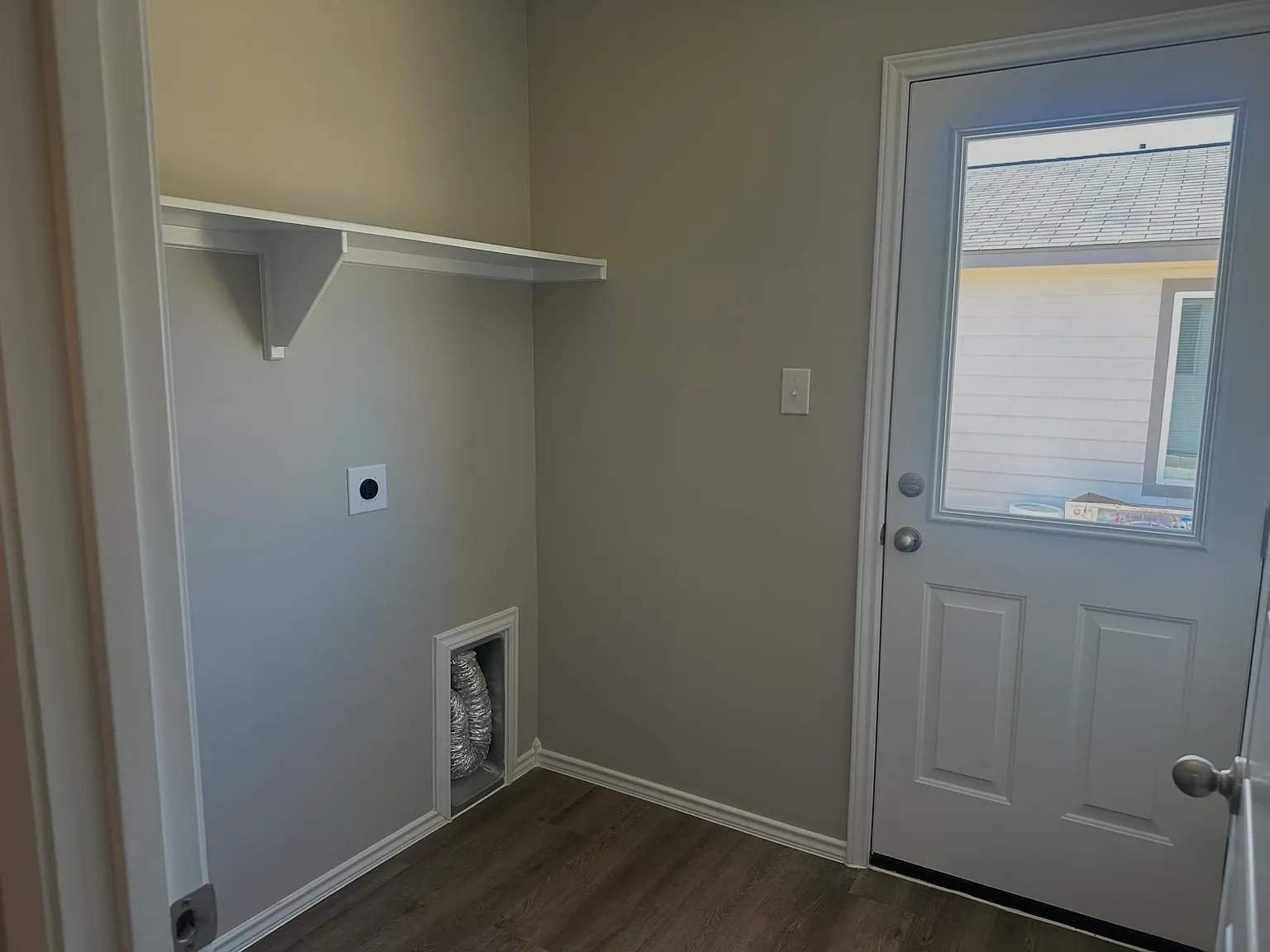 4 bed, 1325 sqft, $1,700 — Photo 3