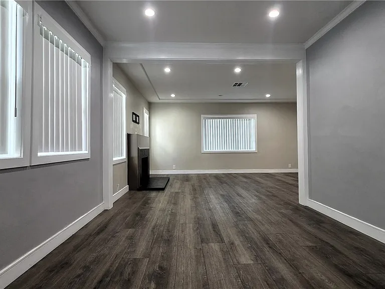 2431 N Lamer St — Photo 5