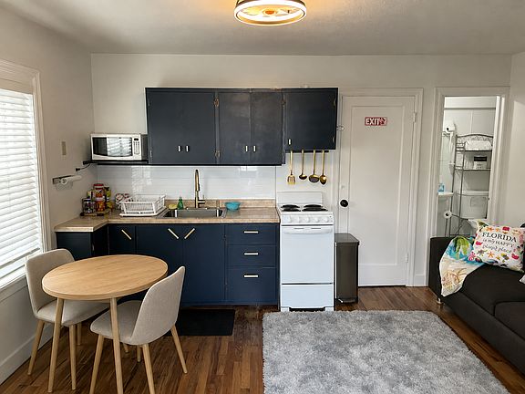 4th image of 2206 Cleveland St #2