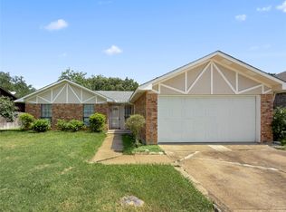7717 Acapulco Rd, Fort Worth, TX 76112