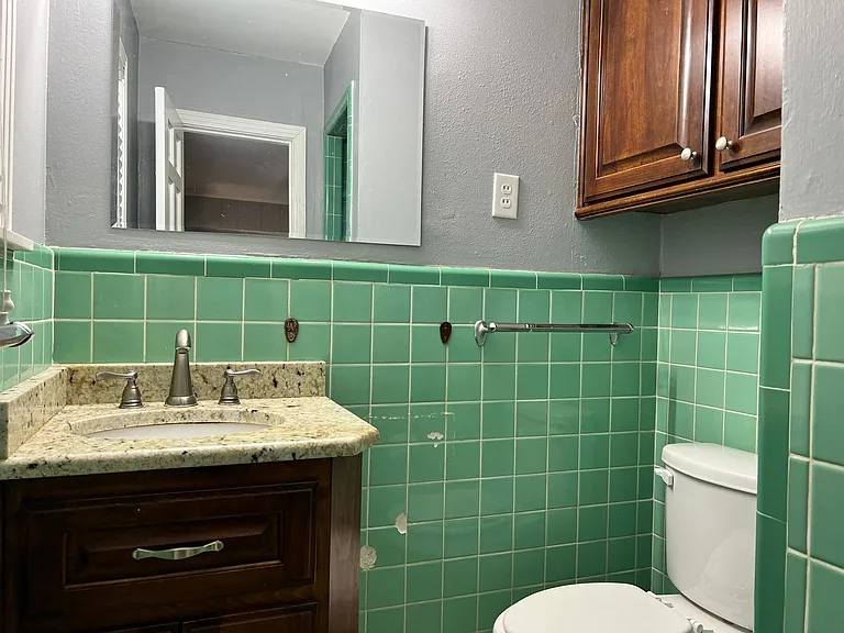 1225 San Antonio St — Photo 27