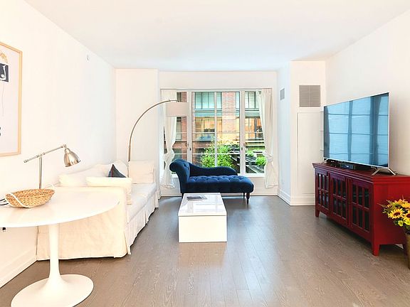 2nd image of 70 Charlton St APT 2C