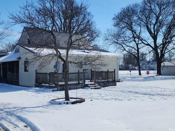 118 E 3rd St, Fowlerton, IN 46930