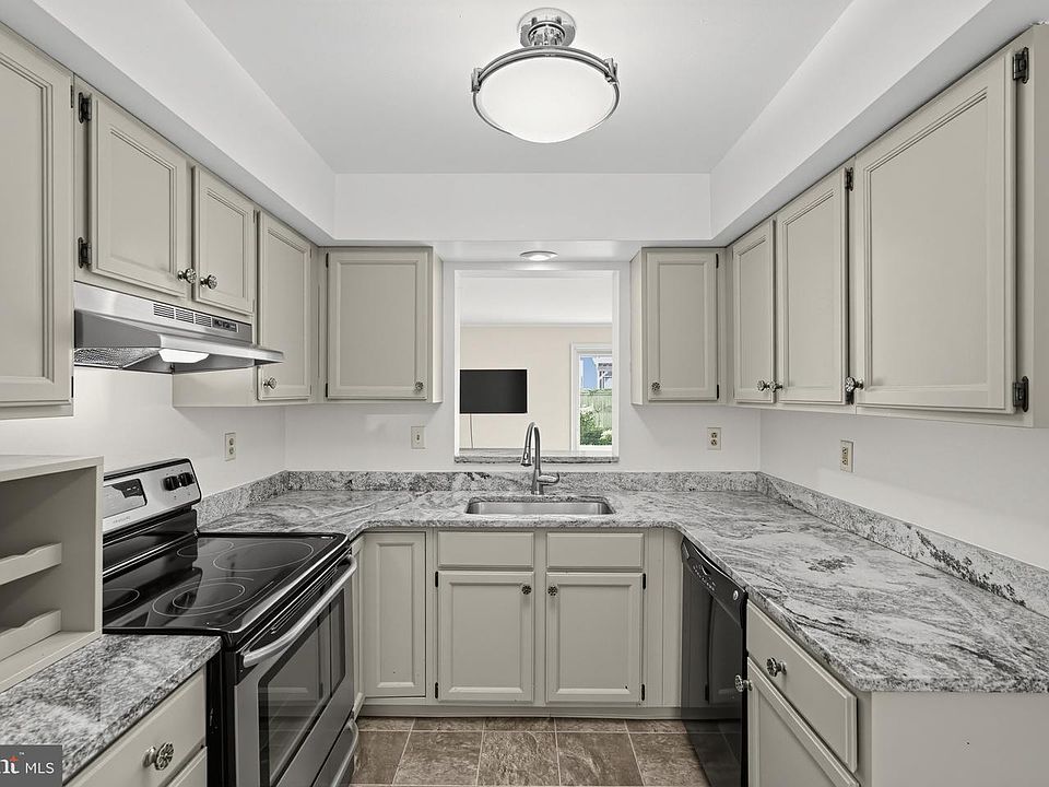 1st image of 16 Oak St