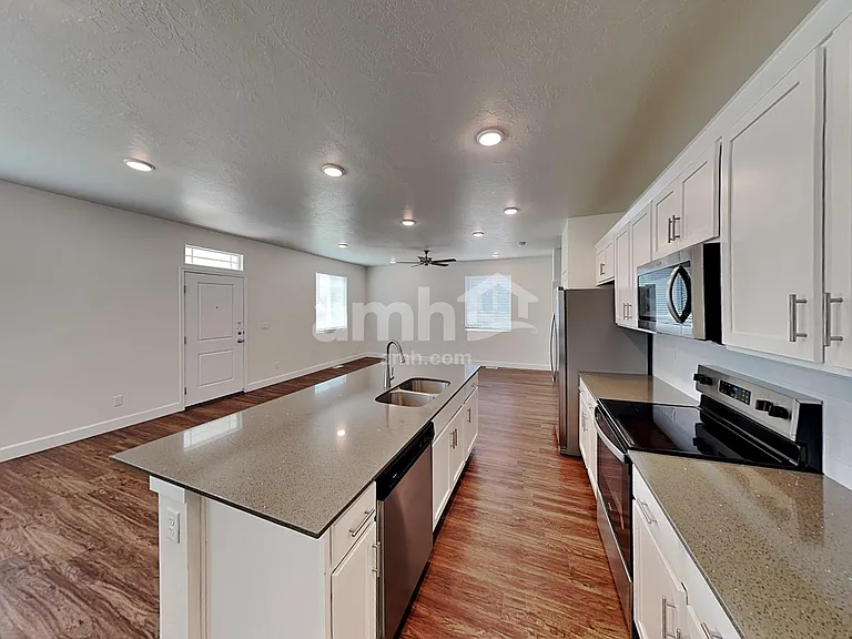 5948 Verdigris Dr — Photo 3