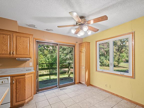4th image of 14214 Hyde Ave N