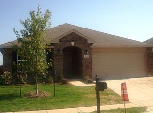5728 Mountain Bluff Dr, Fort Worth, TX 76179