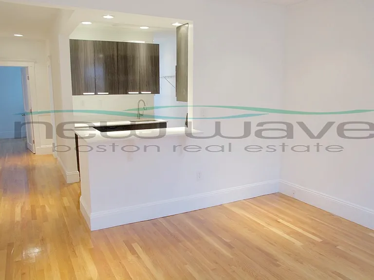 51 Queensberry St #21 — Photo 12