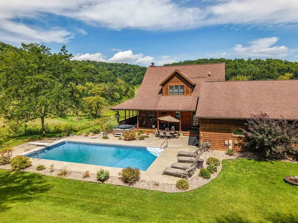 S11525 Weidner Rd, Spring Green, WI 53588