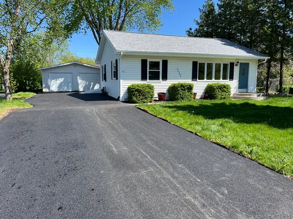 22206 W Cedar Dr, Antioch, IL 60002