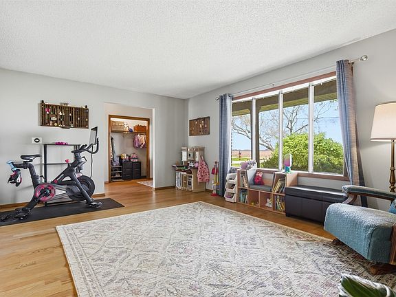 5th image of 1102 Countryside Ln