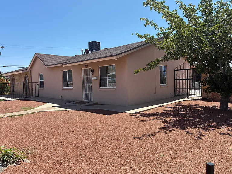900 N Clark Dr — Photo 6