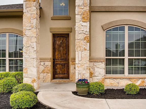 2nd image of 2700 Margarita Ct