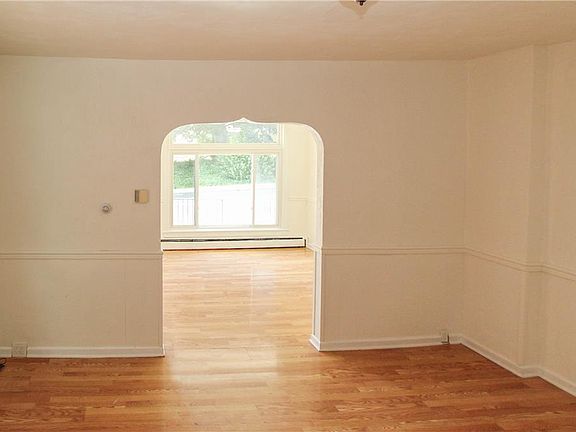 5th image of 815 Market St
