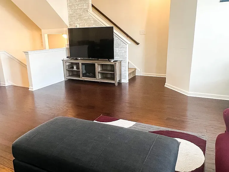 1057 Chapman Cir — Photo 10