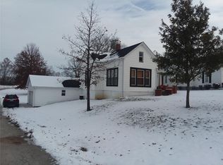 646 W Locust St, Paris, MO 65275