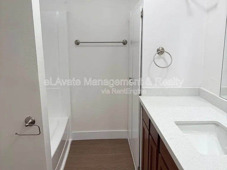 6815 Kelvin Ave. — Photo 29