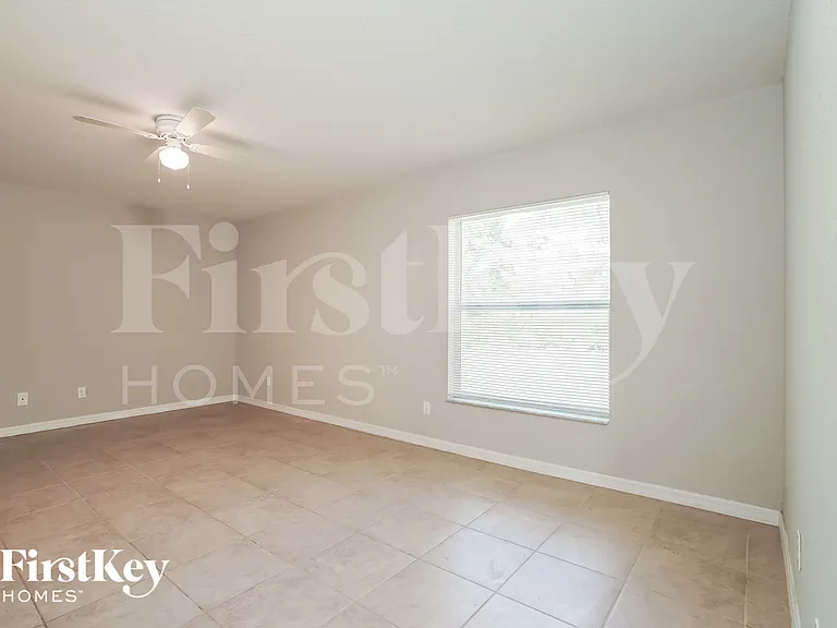12246 Gulfstream Blvd — Photo 8