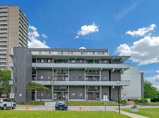 40 Sunny Glenway #308, Toronto, ON M3C 2Z2