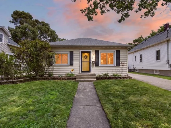 6225 32nd AVENUE, Kenosha, WI 53142