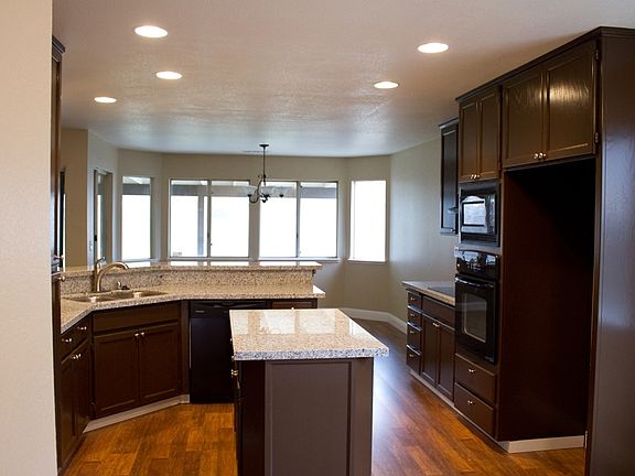 2nd image of 1471 Tawny Ln