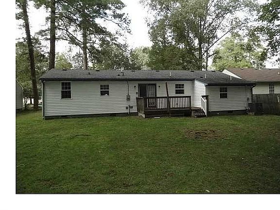2nd image of 1040 Chattanooga St