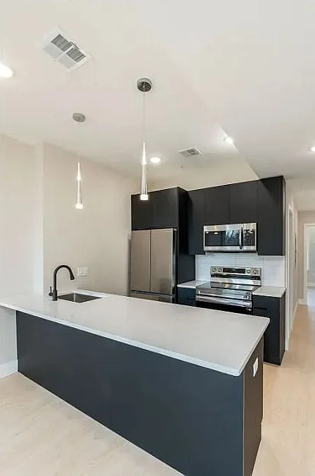 2 bed, $2,200 — Photo 3