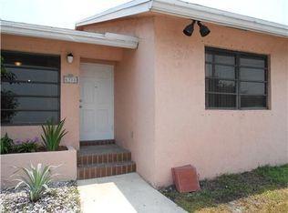 6388 Moseley St, Hollywood, FL 33024