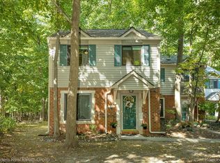 1510 Streamwood Ct, Rochester, MI 48309