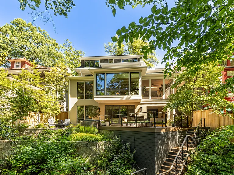 2952 Macomb St NW — Photo 49