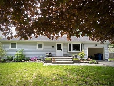 17 Cambridge Dr, Red Hook, NY, 12571