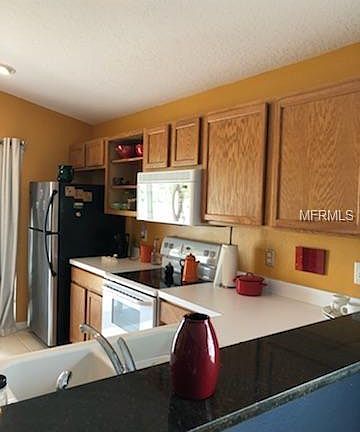 3rd image of 7916 Carriage Pointe Dr