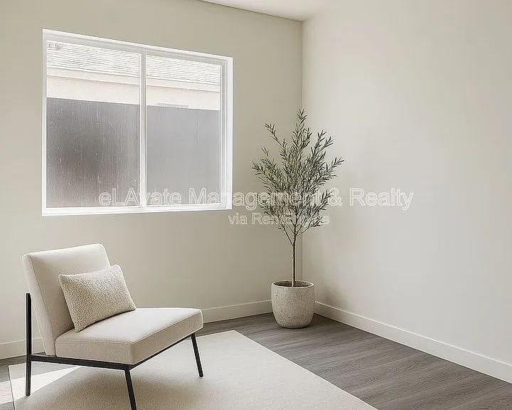 11201 S Main St #101 — Photo 4