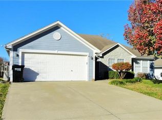 804 Harvest Dr, Grain Valley, MO 64029