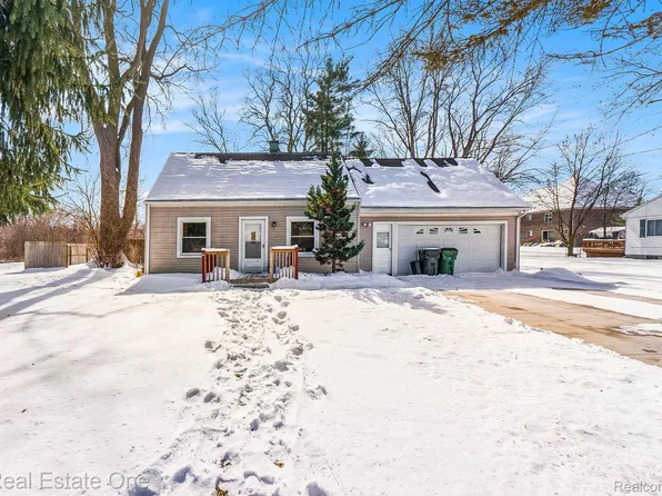 8860 E Pearson Rd, Shelby Township, MI 48316