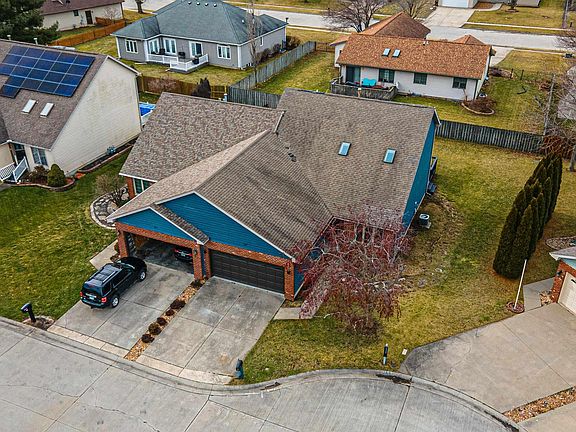 3rd image of 107 Oak Park Dr