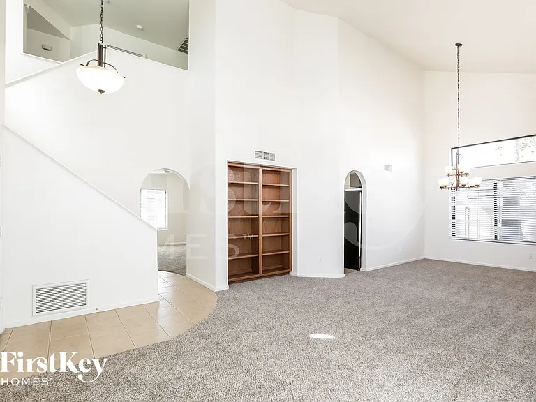 6512 N 85th Ave — Photo 4