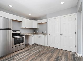 202 S 18th Ave, Caldwell, ID 83605