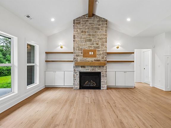 3rd image of 4625 NW Lovington Dr