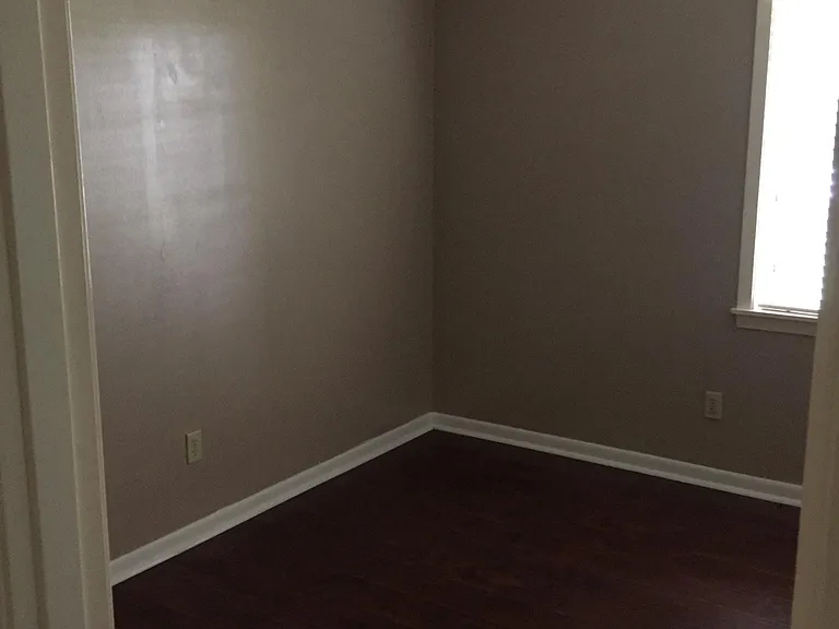 527 Highpoint Dr — Photo 5