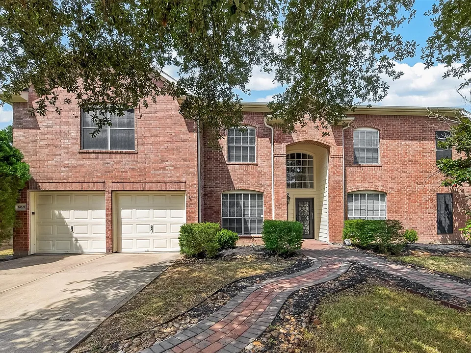 6021 Whispering Lakes Dr