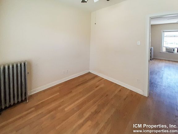 4th image of 39263 N Pine Grove Ave #3W