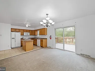 Dining room / kitchen