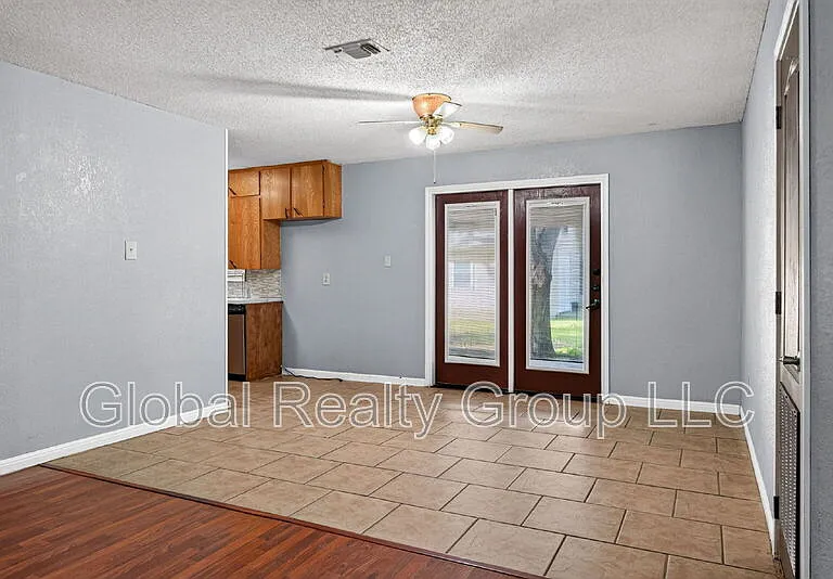 138 Bobolink Dr — Photo 7