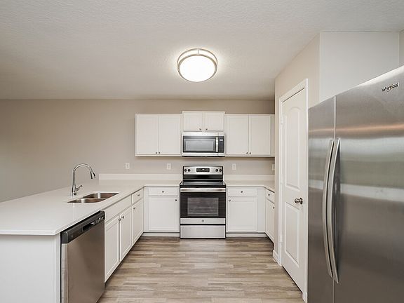4th image of 333 Elderberry Ct