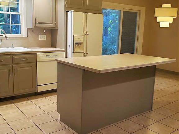 5th image of 4600 Deerfield Pl