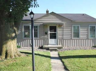 715 10th St, Chesterfield, IN 46017